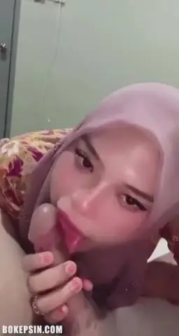 Bokep Viral!! Indo Hijab Cewek Tiktok Cantik Sepong Kontol
